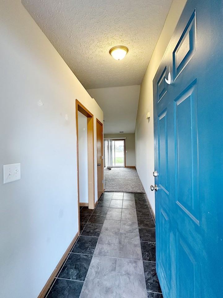 2367 Hopkins Dr - Photo 5 of 35