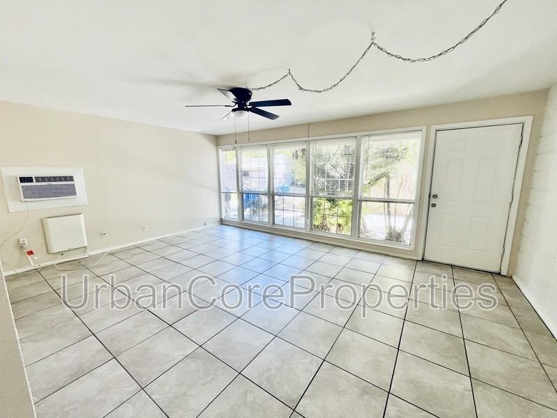 311 24th Ave N #D - Photo 6 of 11