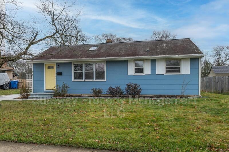 55 Nassau Rd - Photo 2 of 30