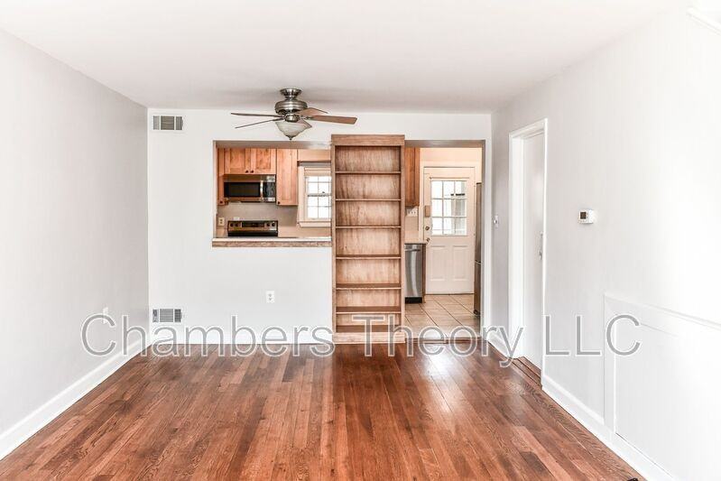 445 Hampton Ct #130 - Photo 7 of 43