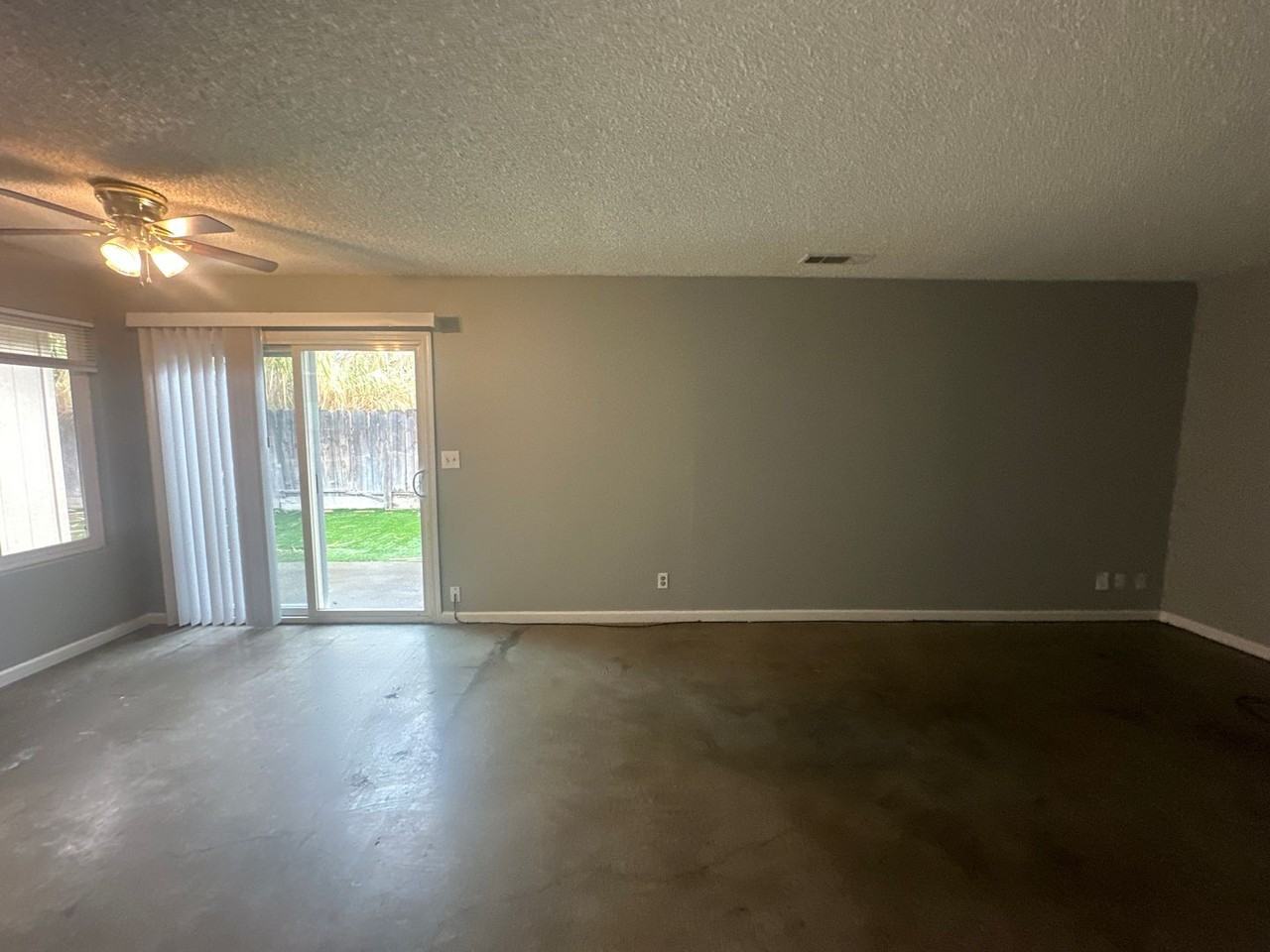 1331 Frankfort Ct - Photo 3 of 19