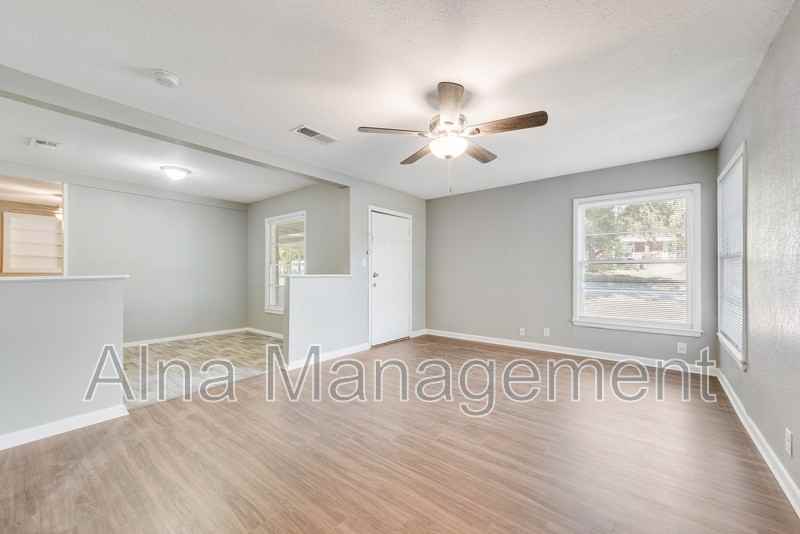 3151 Chamness Ct - Photo 6 of 23
