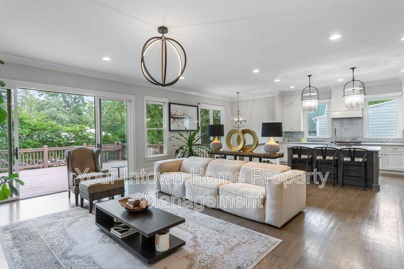 437 Mimosa Dr - Photo 3 of 33