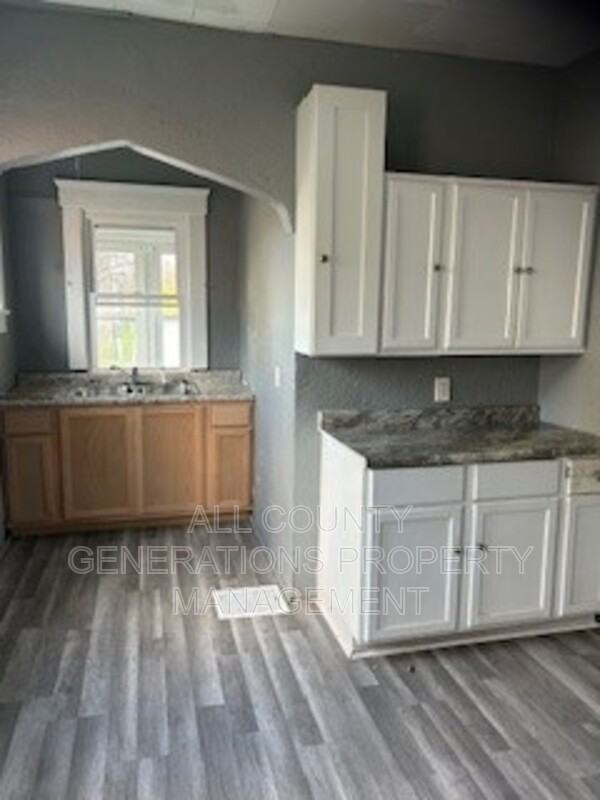 3110 W 84th St - Photo 3 of 6