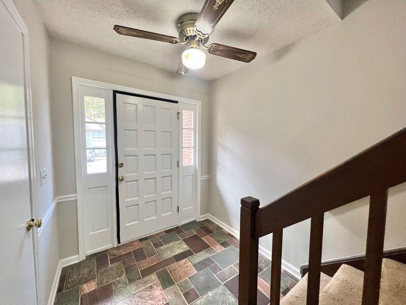 6011 Dixon Dr - Photo 2 of 23