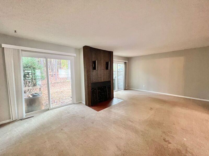 6011 Dixon Dr - Photo 3 of 23