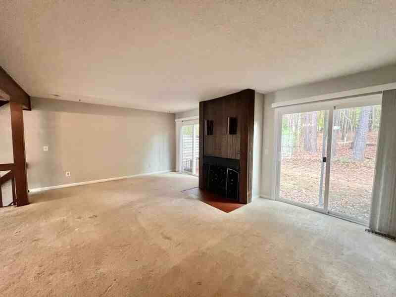 6011 Dixon Dr - Photo 4 of 23
