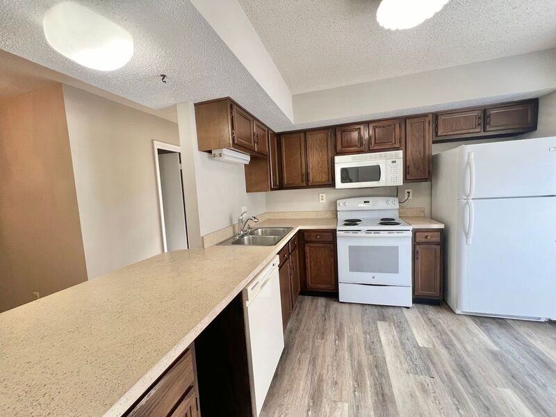 6011 Dixon Dr - Photo 6 of 23