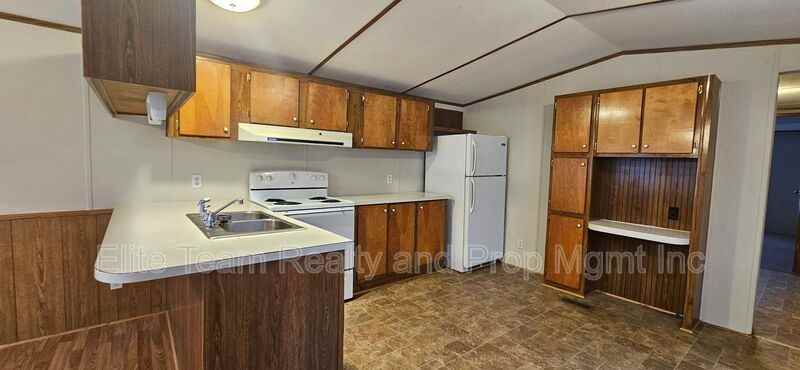 3103 Cedarvale Rd #16 - Photo 3 of 20