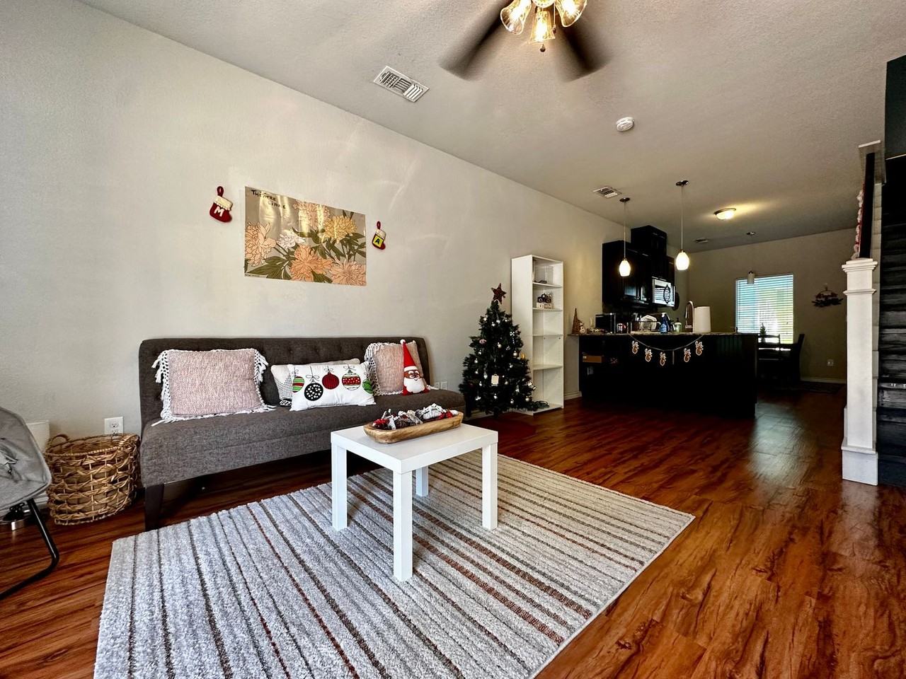 Colorful Modern 2 - Photo 3 of 26