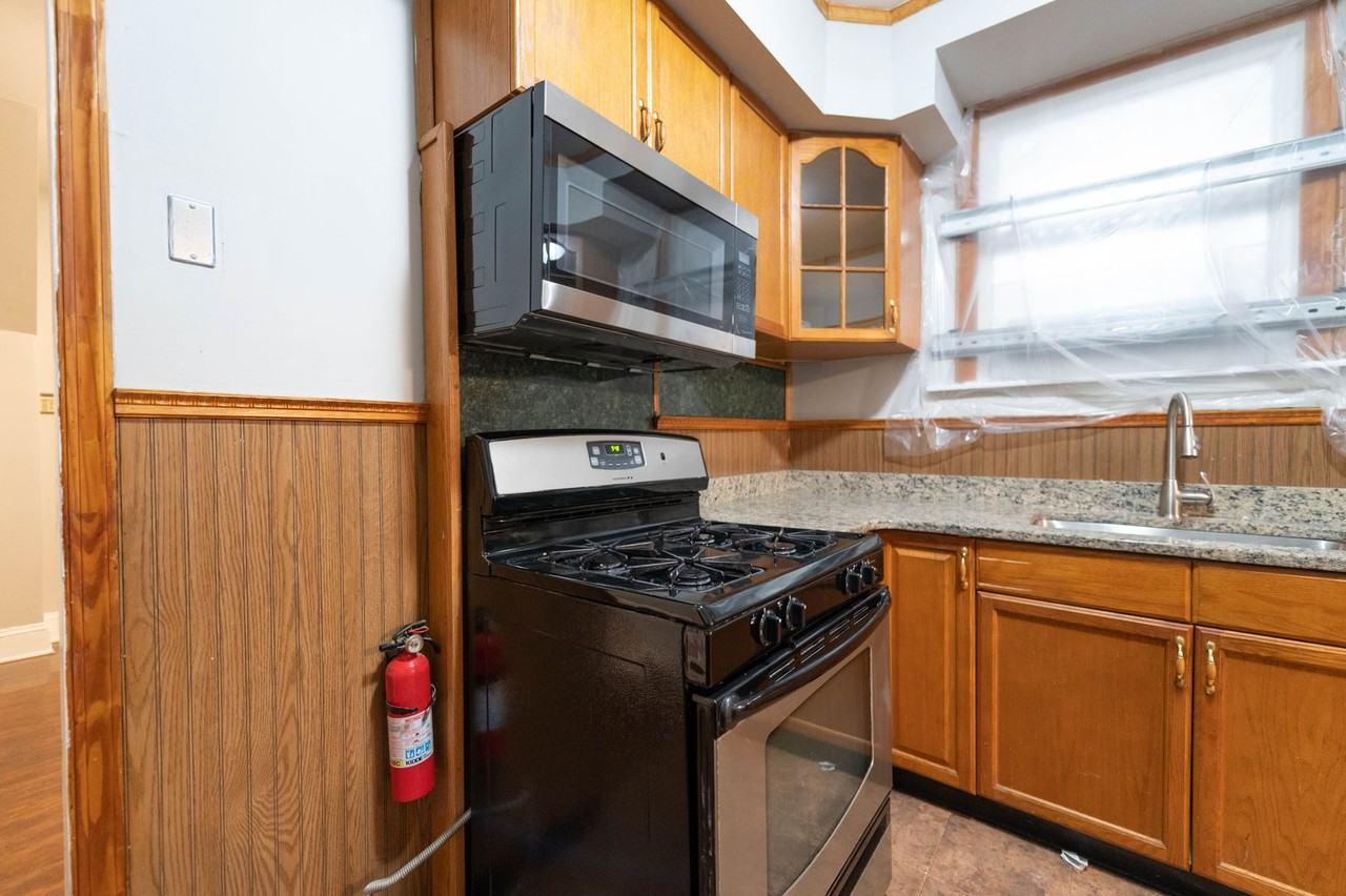 1635 N 60th St - Photo 2 of 26