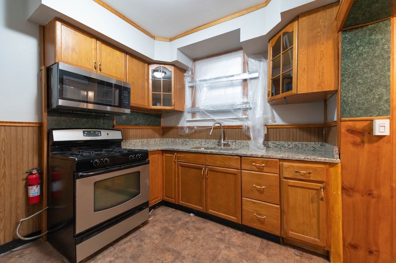 1635 N 60th St - Photo 5 of 26