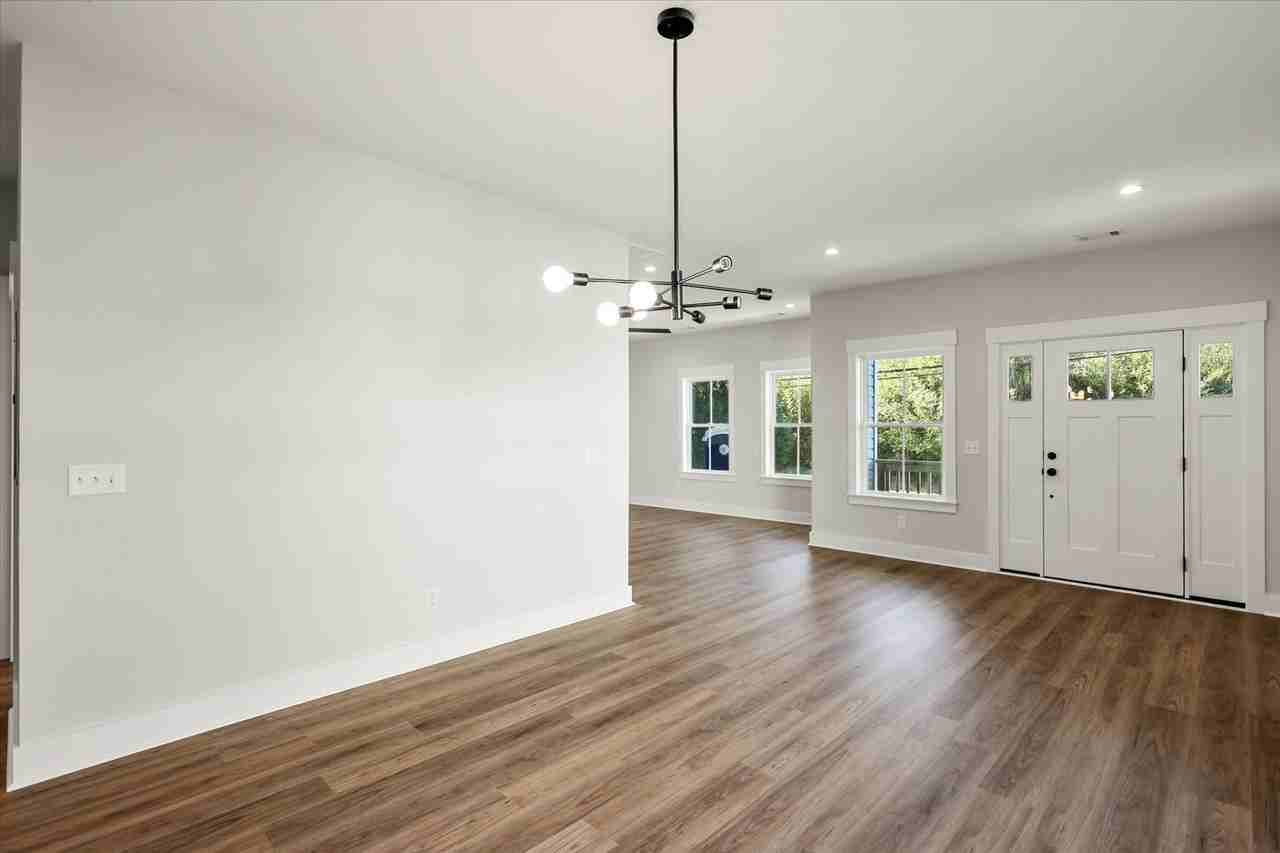 5404 Mildred St - Photo 6 of 30
