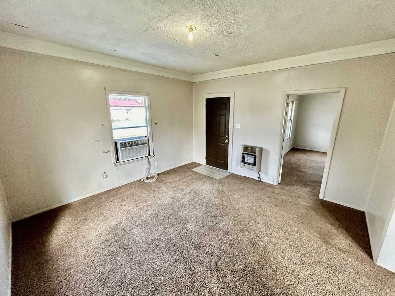 427 W 16TH- Rhynes - Photo 2 of 10