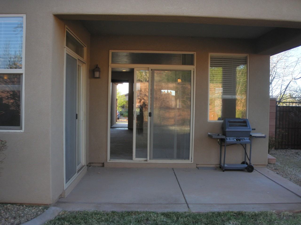 3555 E Silvercreek Dr - Photo 2 of 14