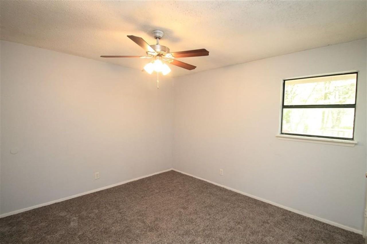 720 Town East Dr - Photo 3 of 14