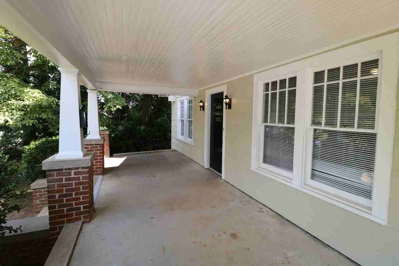 2080 Queen St - Photo 2 of 21