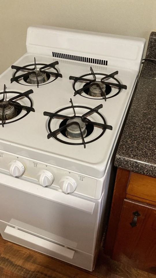 305 Dogwood Ave - Photo 5 of 10