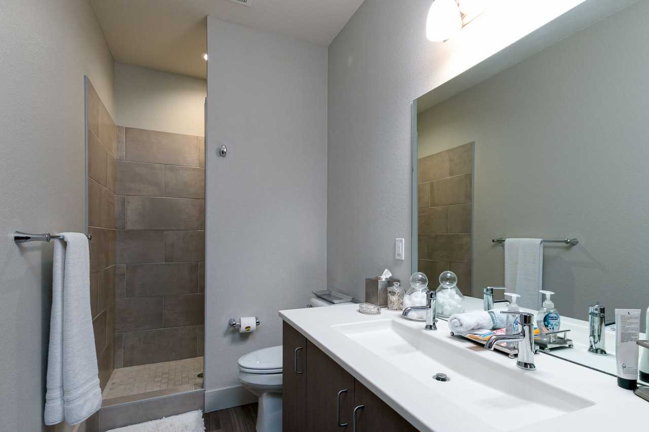 4904 Lake Course Cir #E - Photo 6 of 26