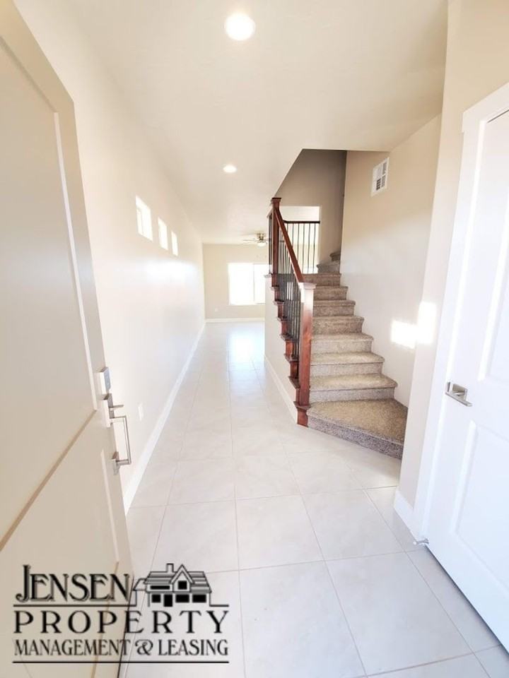 321 W Red Vista Dr - Photo 6 of 49