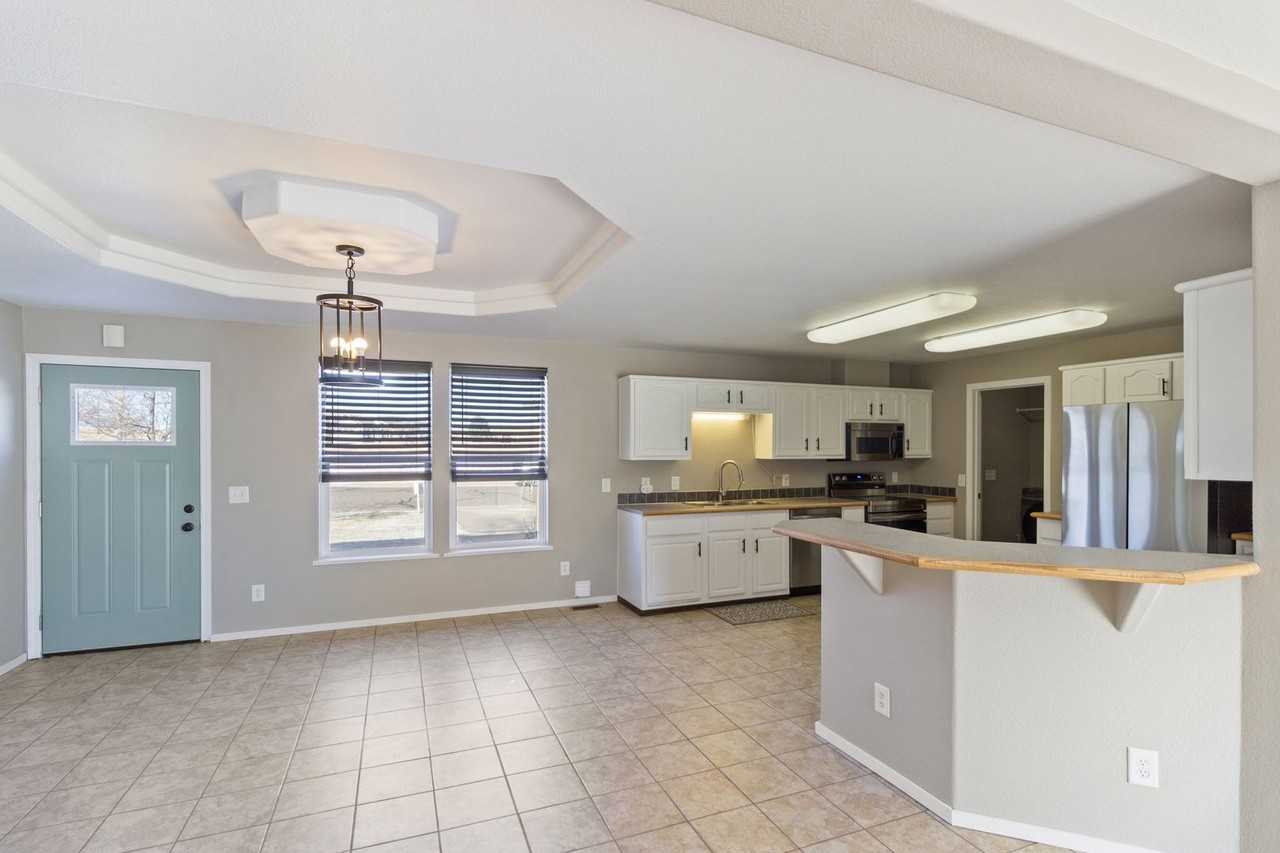 530 Beaufort St - Photo 2 of 26