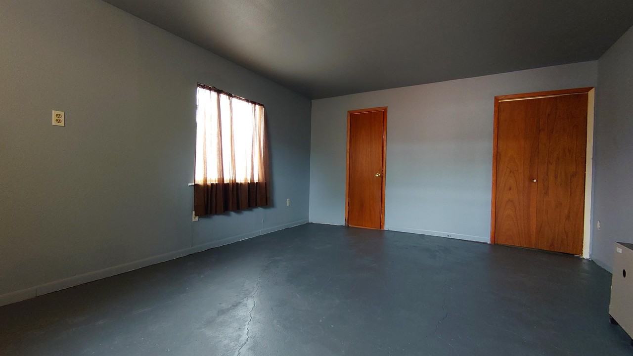 418 S LaSalle Dr, Unit B - Photo 2 of 7