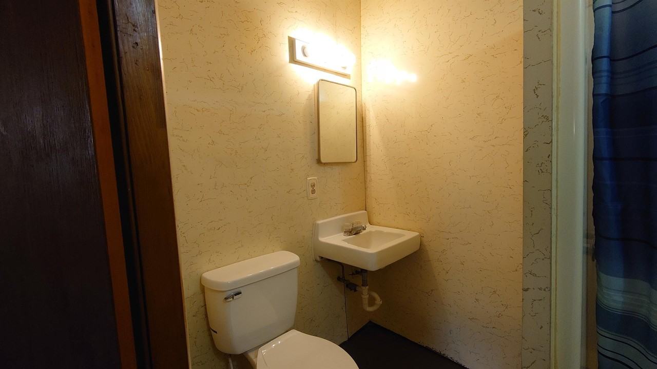 418 S LaSalle Dr, Unit B - Photo 3 of 7