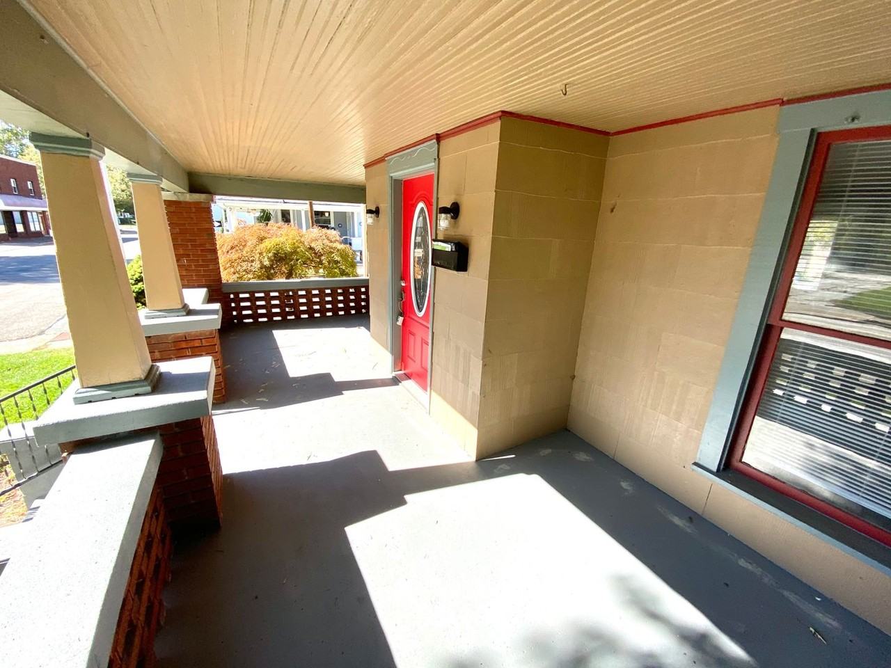 101 E Main St - Photo 2 of 28