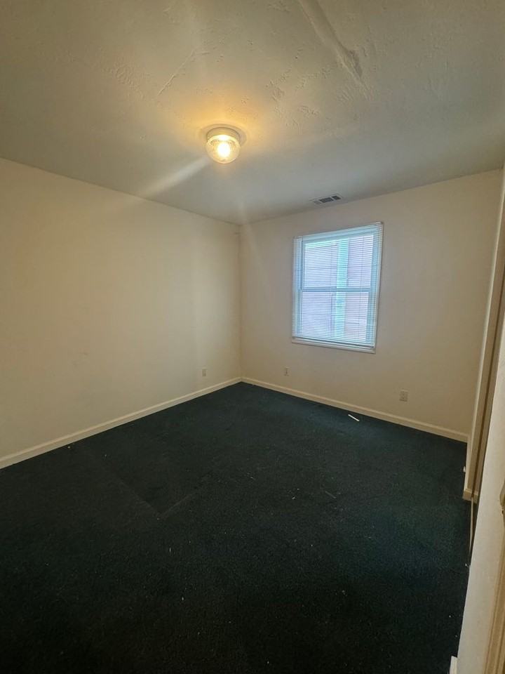 2527 Piedmont Ave #A - Photo 3 of 10