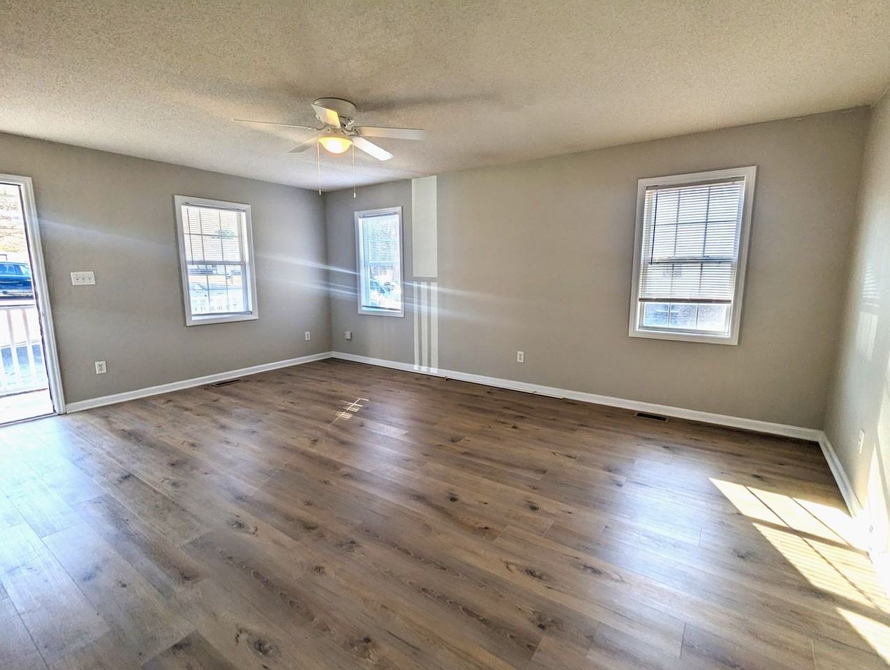 125 Lonesome Wind Way - Photo 2 of 12