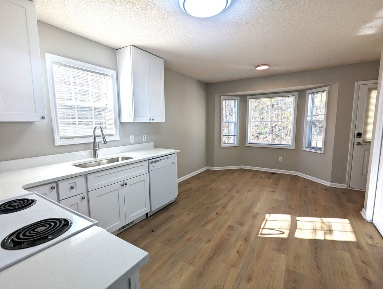 125 Lonesome Wind Way - Photo 3 of 12