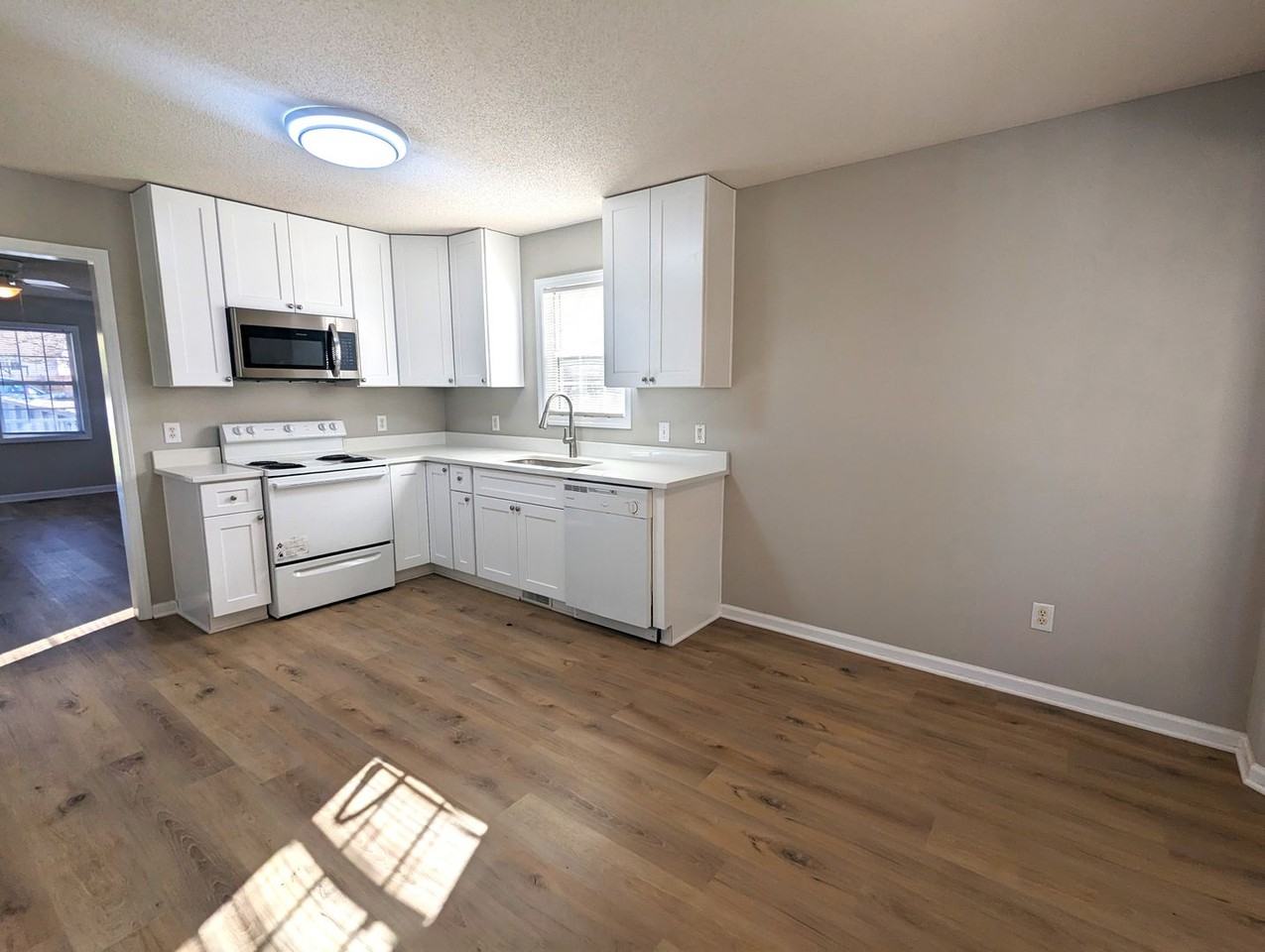 125 Lonesome Wind Way - Photo 4 of 12