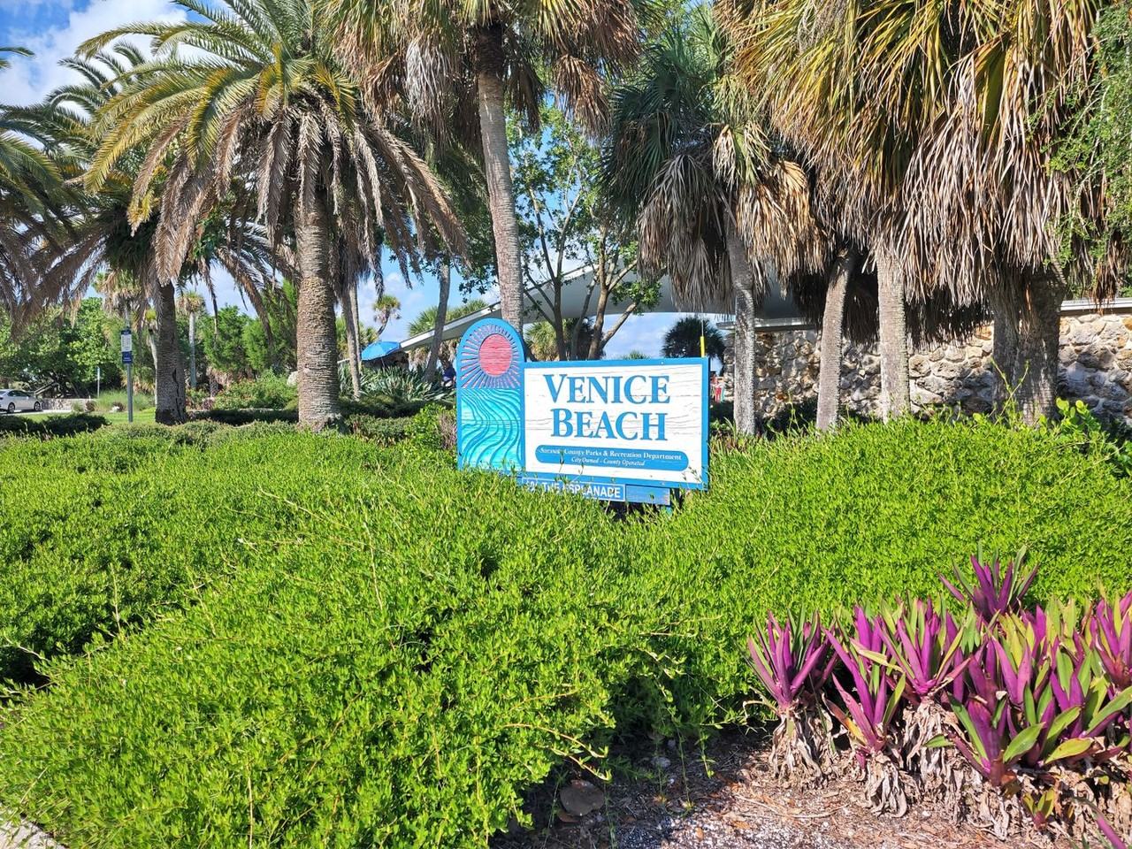 525 Manatee Ct #18 - Photo 2 of 30