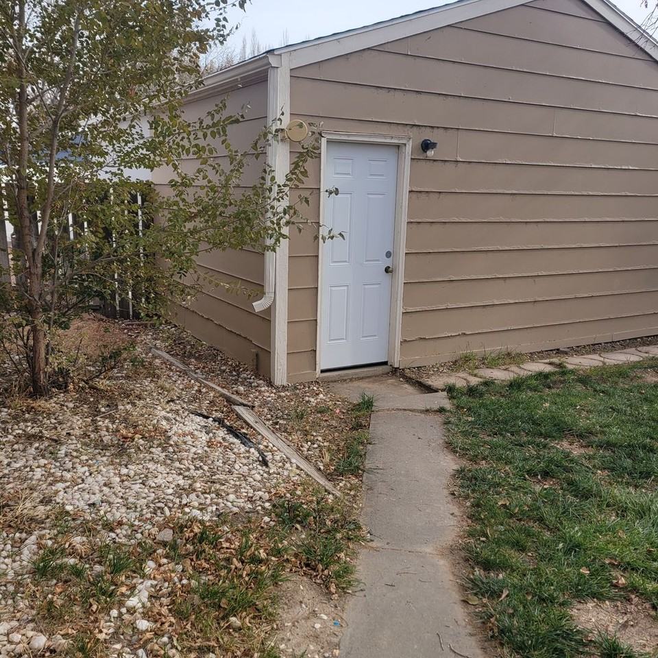 2847 Oxford Avenue #A - Photo 3 of 14