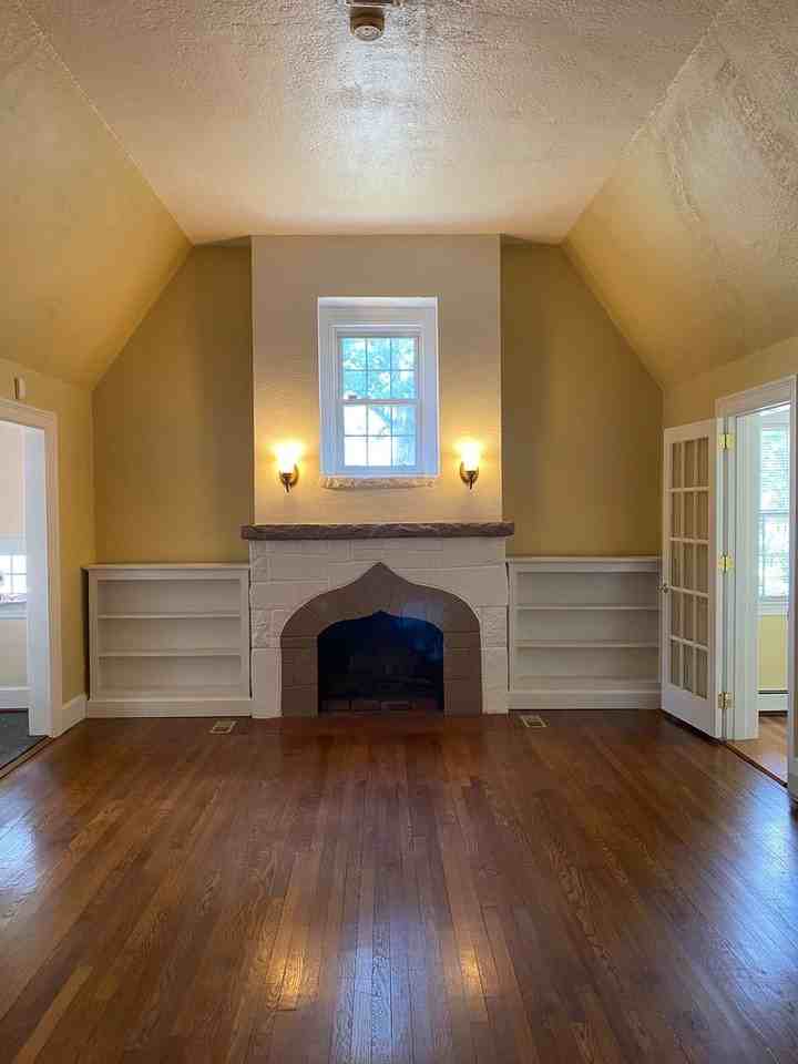 2320 S Ives St - Photo 2 of 19
