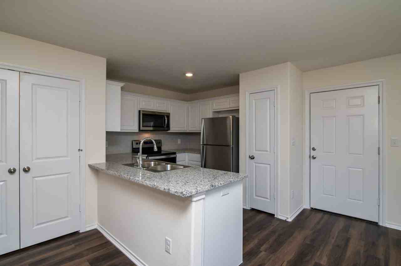 201 S May St #2 - Photo 6 of 21