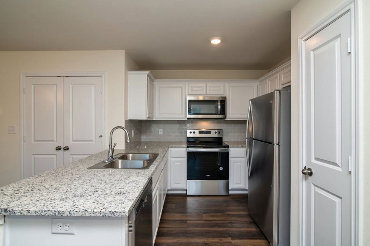 201 S May St #2 - Photo 7 of 21