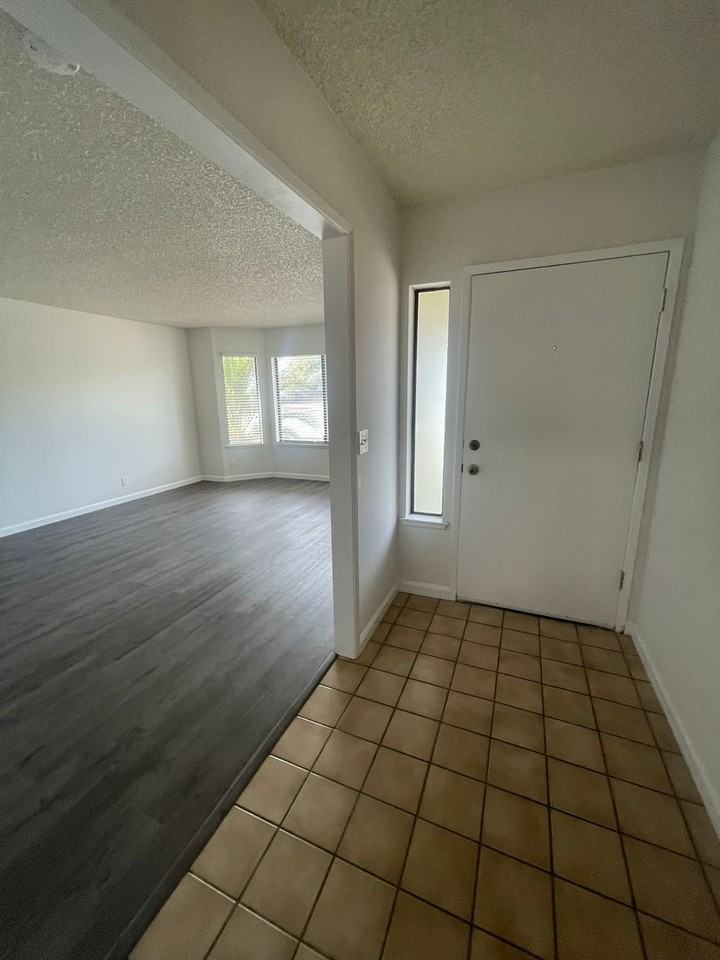 789 Mcdonald Way - Photo 2 of 16