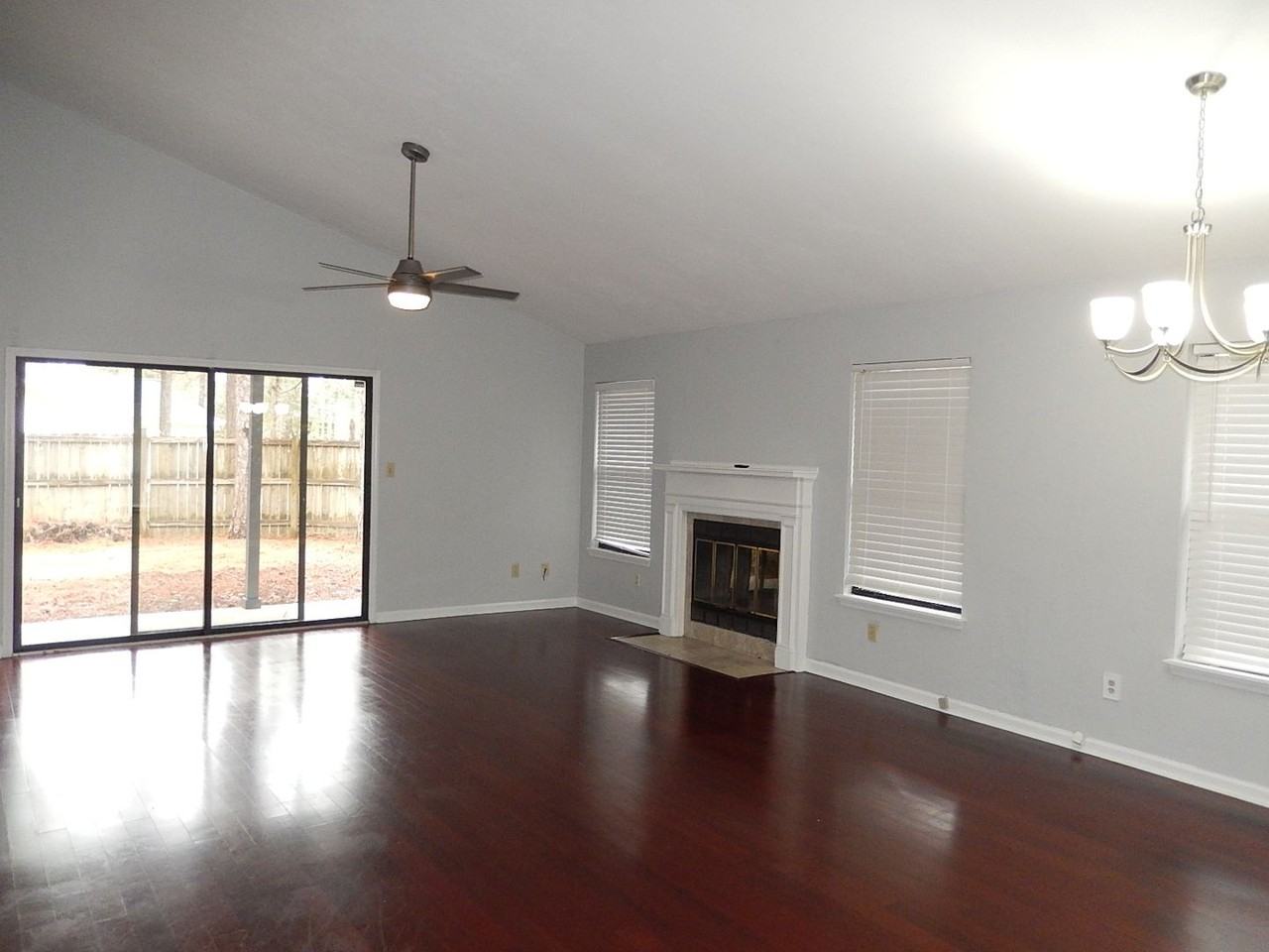 8612 Oak Forest Trl - Photo 2 of 22