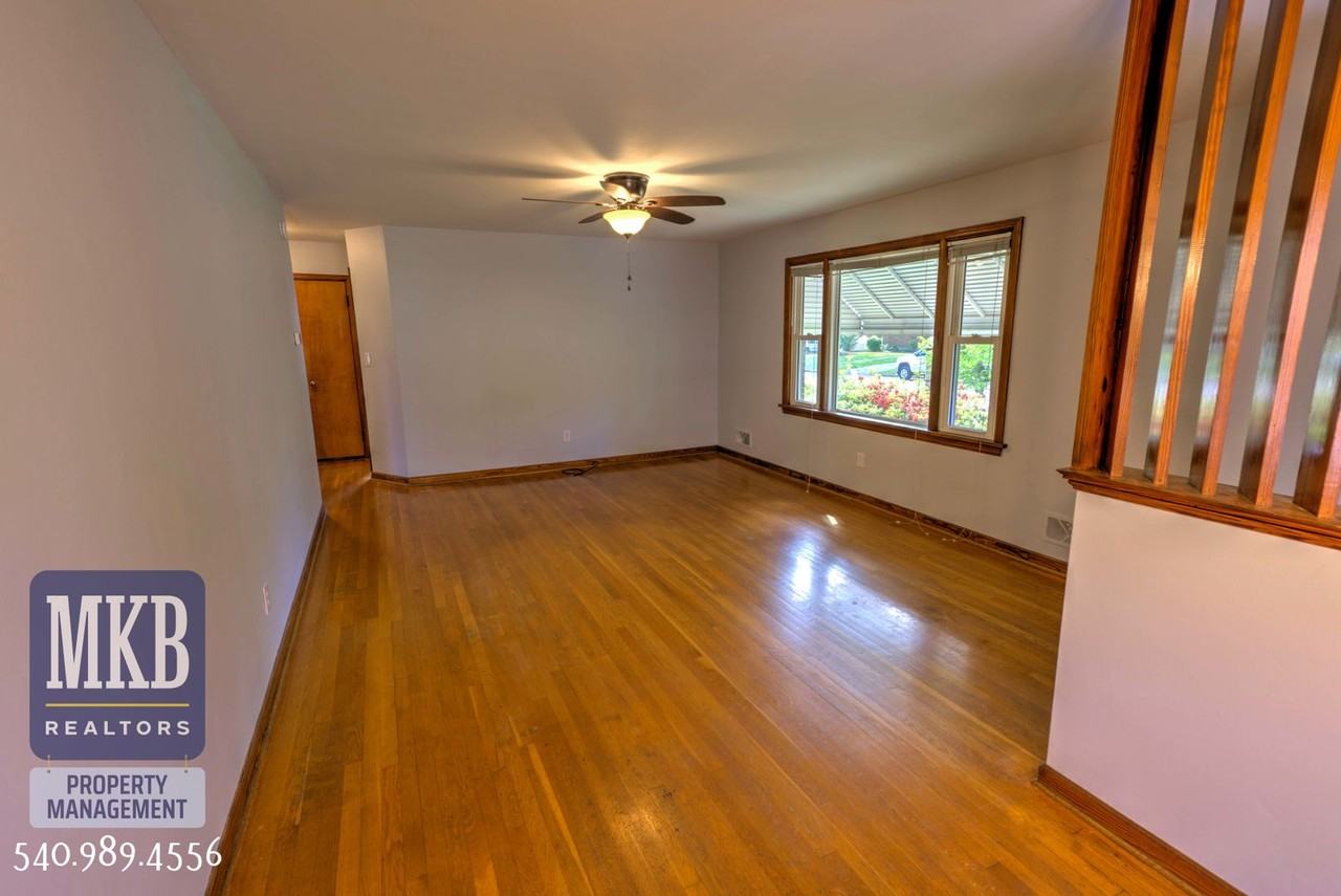 2615 Churchill Dr Nw ##Nw - Photo 3 of 19