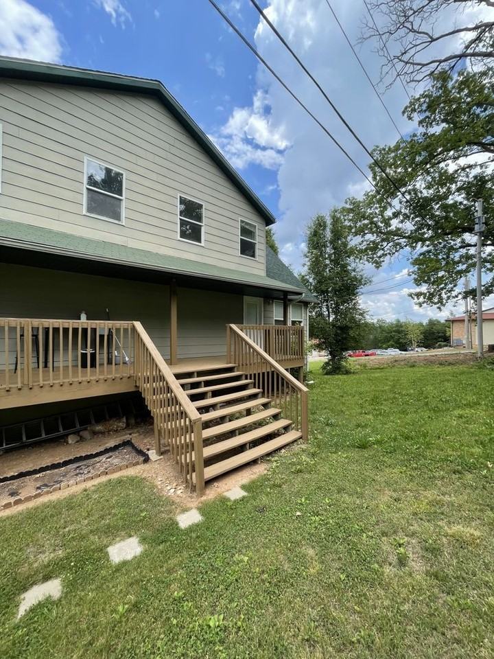 705 S 11th St - Photo 2 of 50