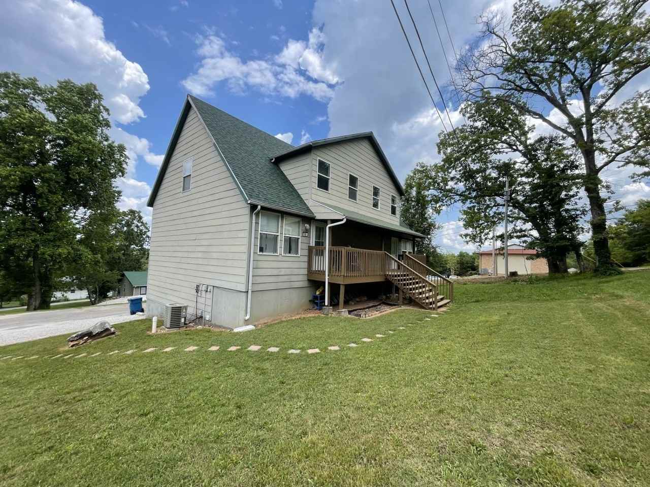 705 S 11th St - Photo 4 of 50