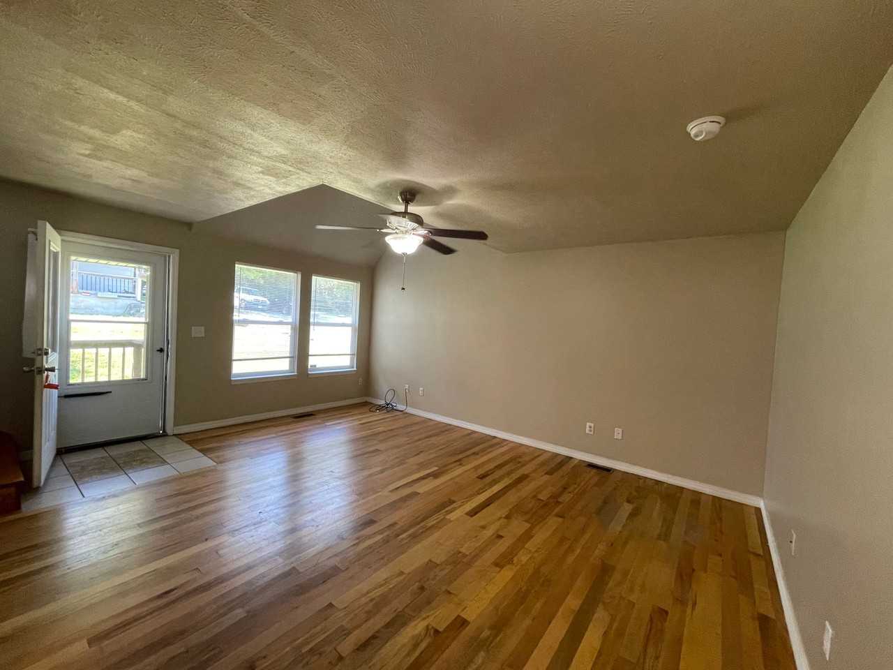 705 S 11th St - Photo 6 of 50