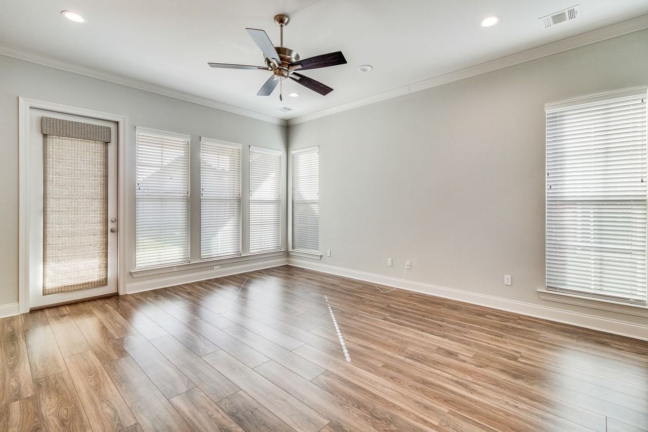 318 Benedict Dr - Photo 4 of 23