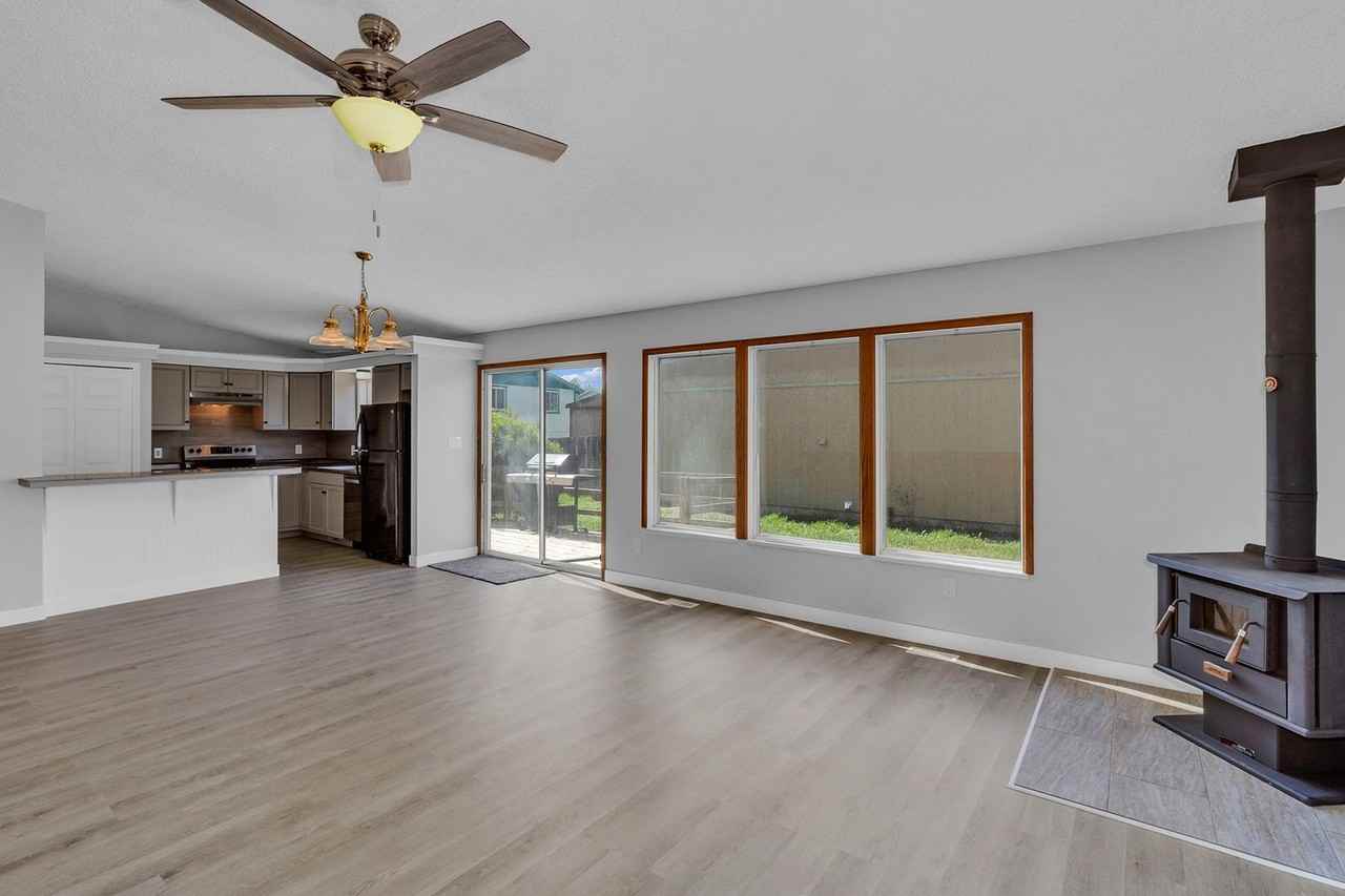 466 1/2 Carson Lake Dr - Photo 5 of 31