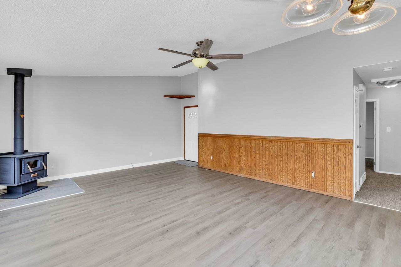 466 1/2 Carson Lake Dr - Photo 7 of 31