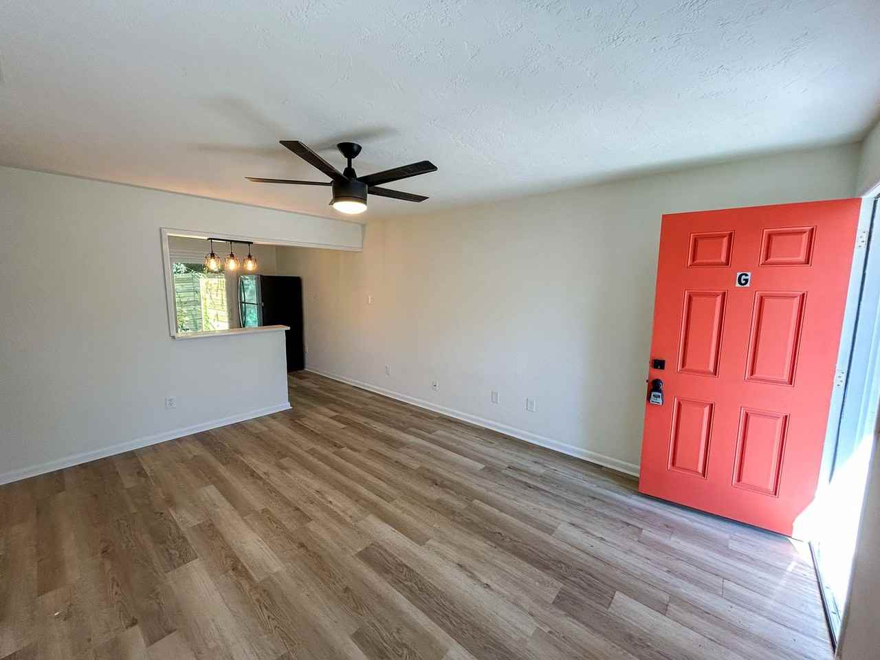 414 Se 8th St - Photo 2 of 15