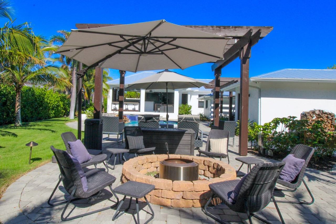 1555 Crayton Rd - Photo 2 of 50