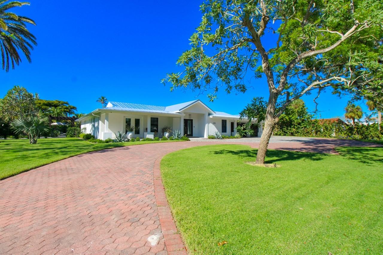 1555 Crayton Rd - Photo 5 of 50