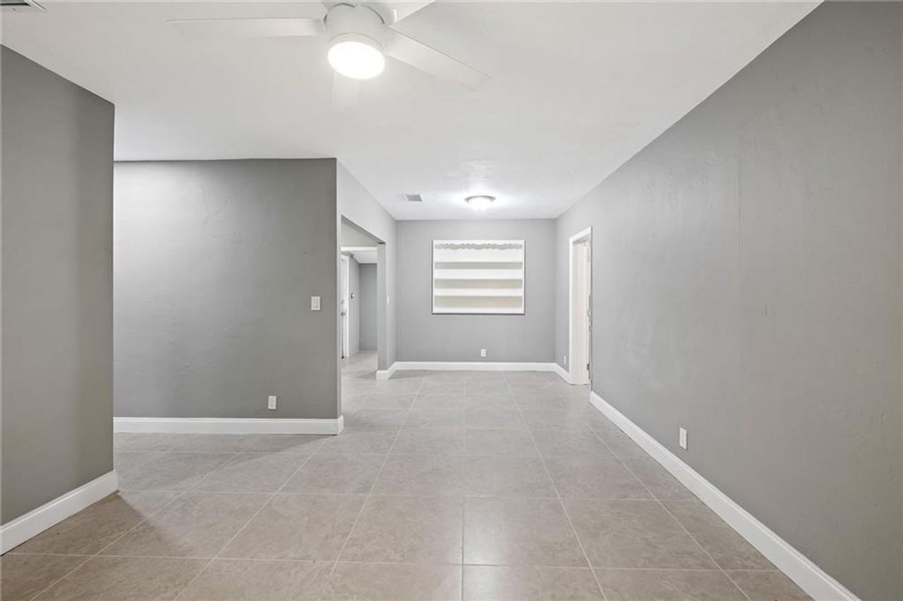 1424 Sw 18th St - Photo 3 of 24